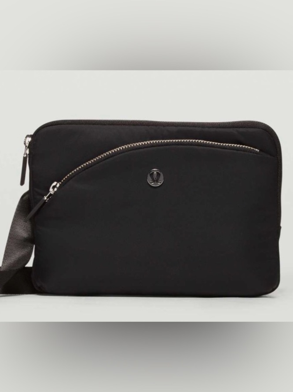 Lululemon Curved Lines Crossbody Bag
Black with Front Zip Pocket NWT